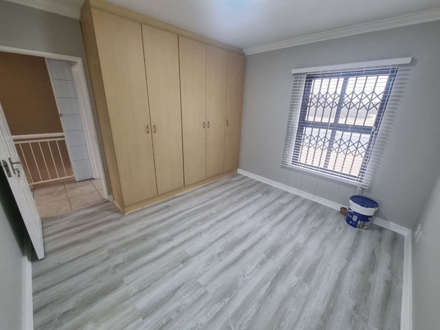 To Let 2 Bedroom Property for Rent in Royal Ascot Western Cape